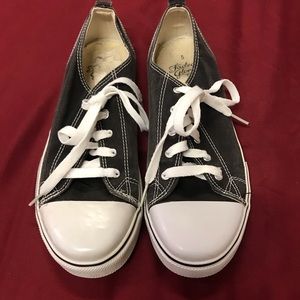 Faded Glory Shoes Boys US Size 5